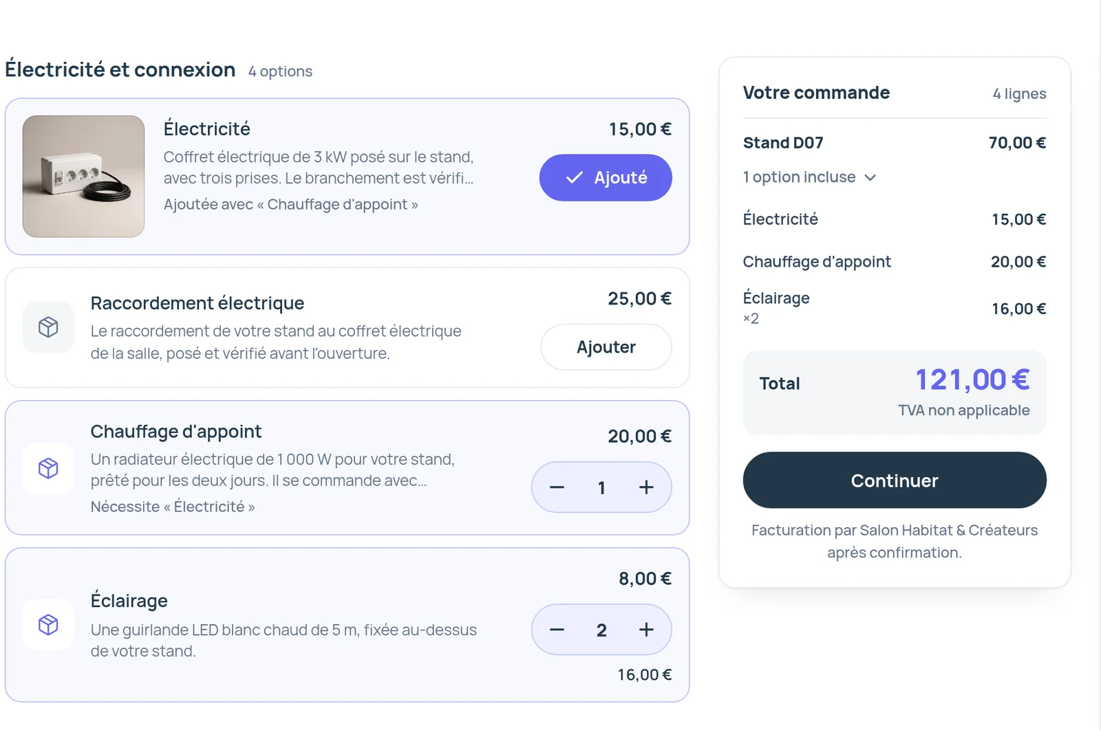 L'étape Composez votre stand d'un marché de Noël de démonstration, avec l'électricité ajoutée avec le chauffage d'appoint, deux éclairages et une commande de 121 €, TVA non applicable.